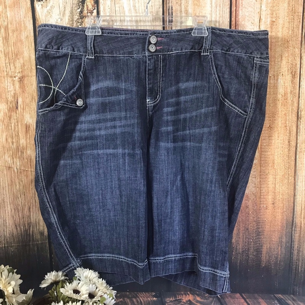 Venezia Denim Blue Jean Bermuda Shorts